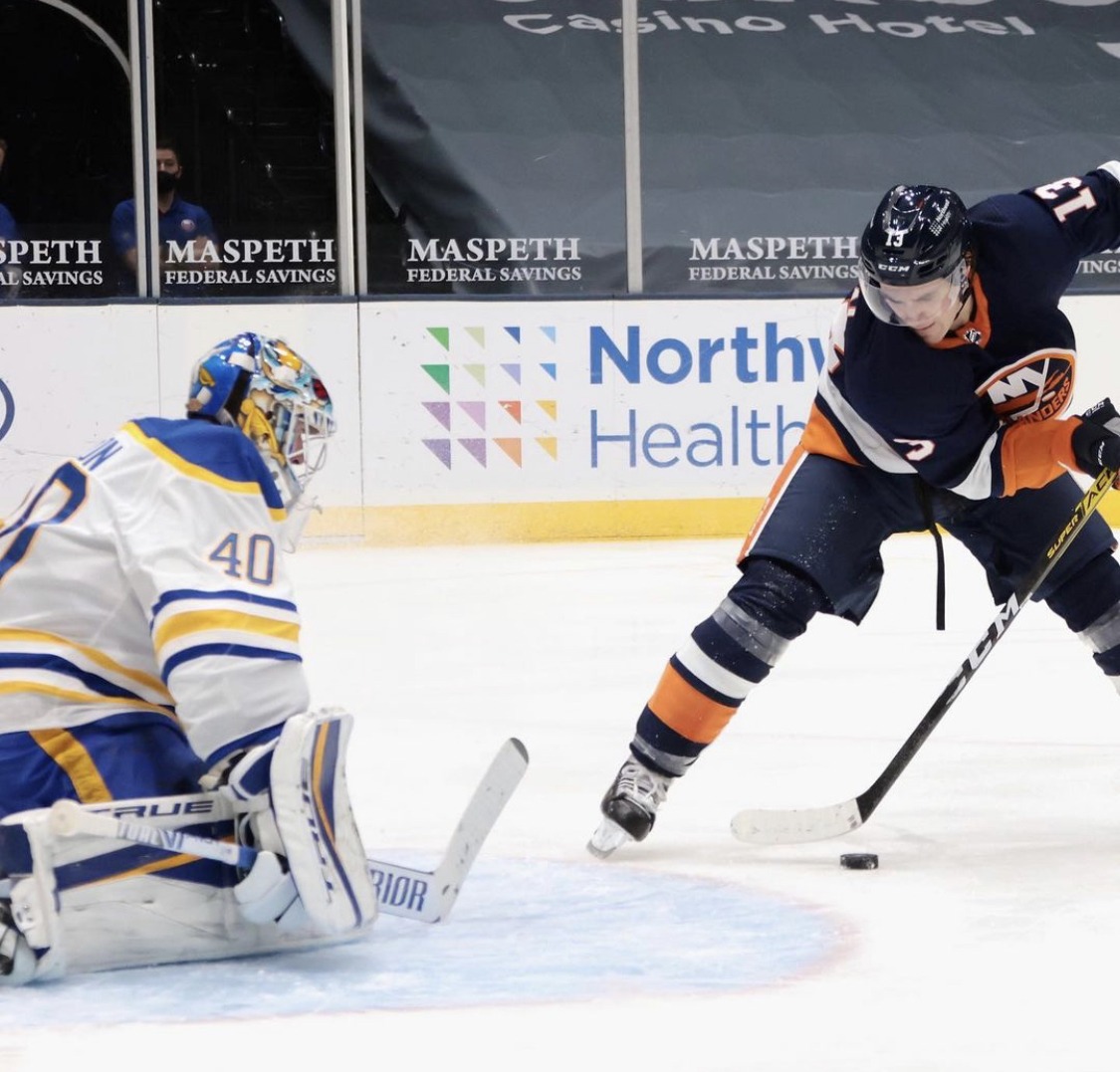 Islanders Defeat Sabres, Earn Fourth Straight Win - Drive4Five